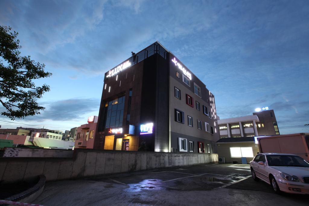 Jeju Lux Hotel Ojo-ri Екстер'єр фото
