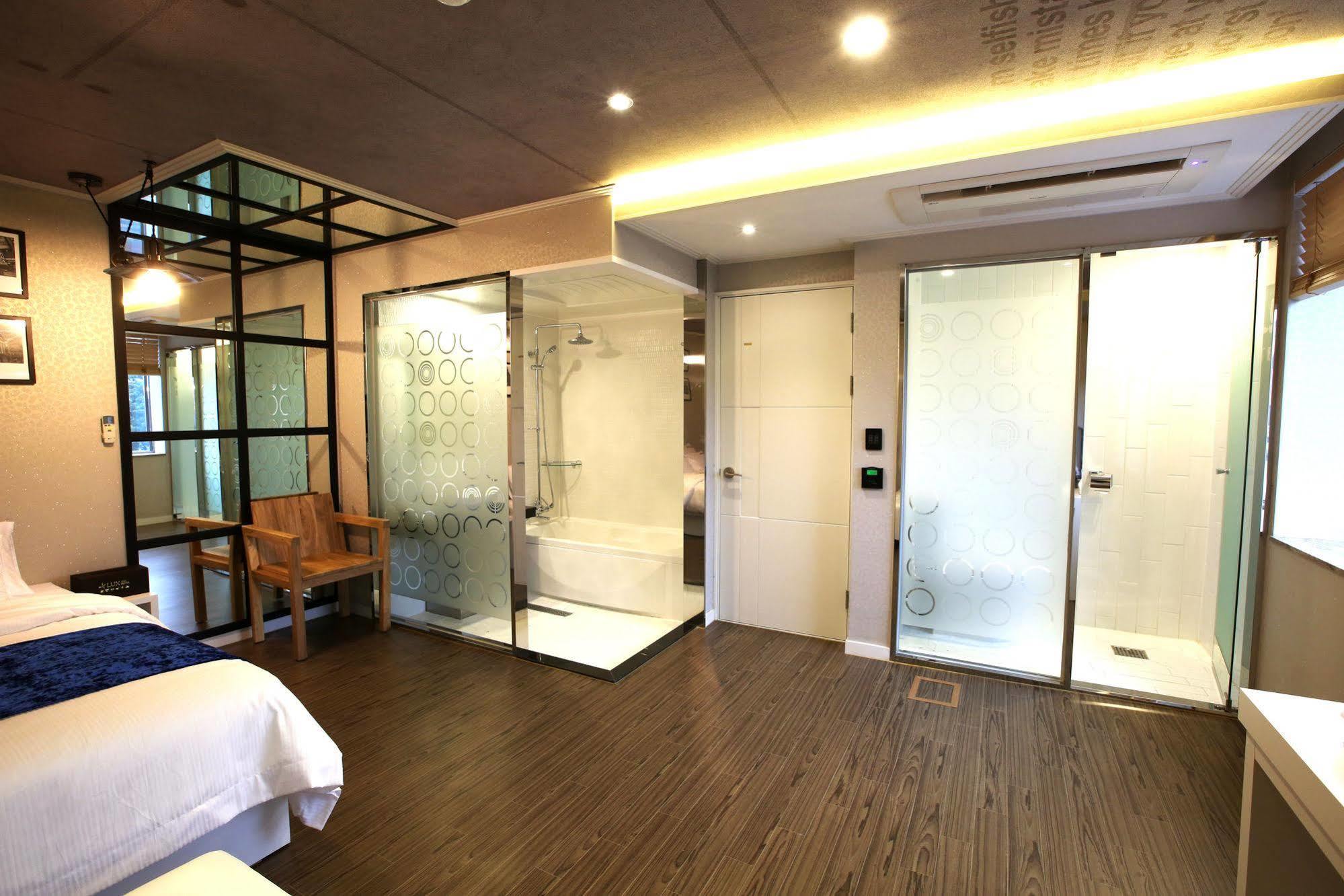 Jeju Lux Hotel Ojo-ri Екстер'єр фото