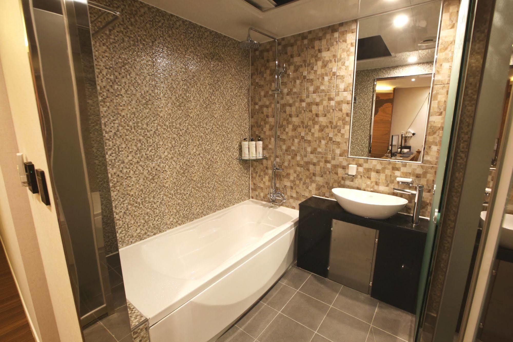 Jeju Lux Hotel Ojo-ri Екстер'єр фото
