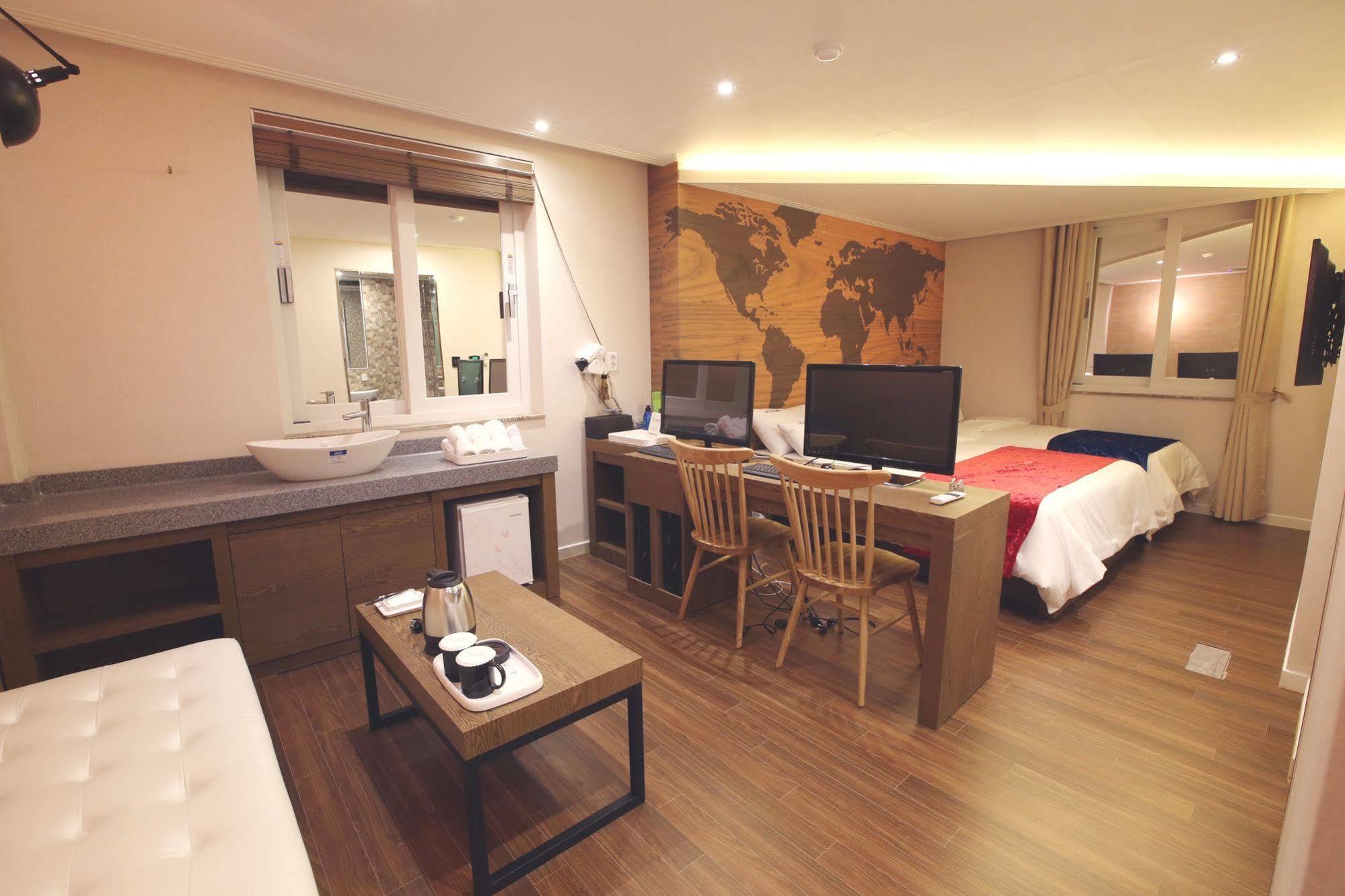 Jeju Lux Hotel Ojo-ri Екстер'єр фото