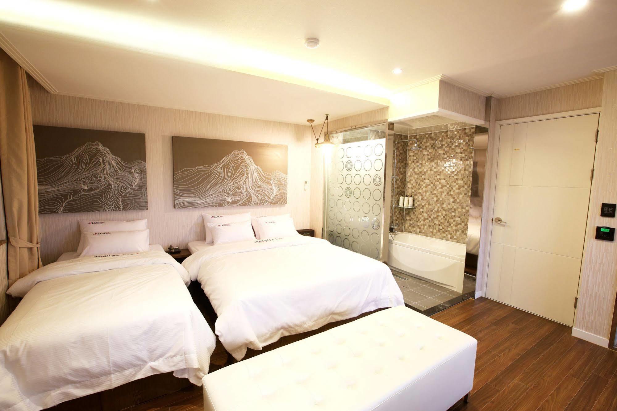 Jeju Lux Hotel Ojo-ri Екстер'єр фото