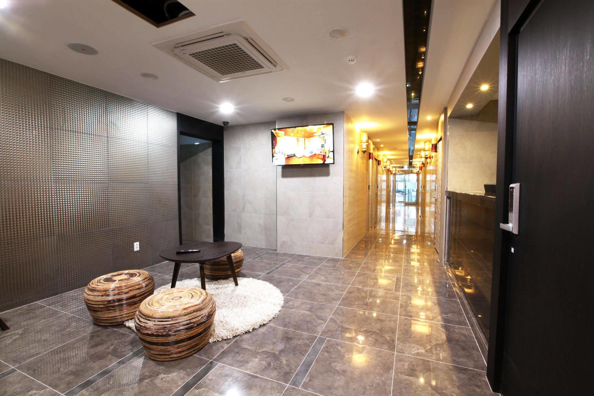 Jeju Lux Hotel Ojo-ri Екстер'єр фото